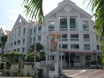 Stratford Court
