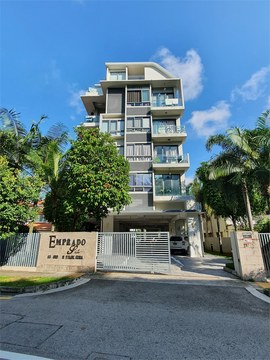 Emprado Suites property photo 1 in Singapore