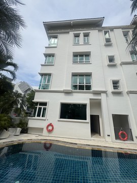 Holland Suites property photo 2 in Singapore