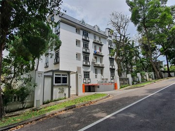 Pinetree Condominium property photo 1 in Singapore